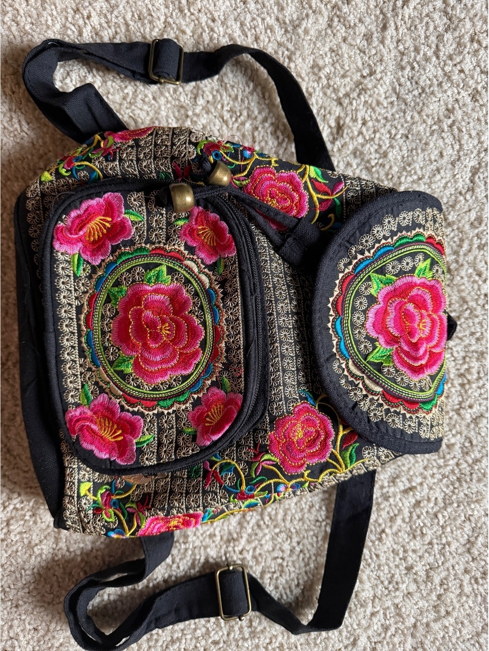 Embroidered backpack - Picture 2 of 7